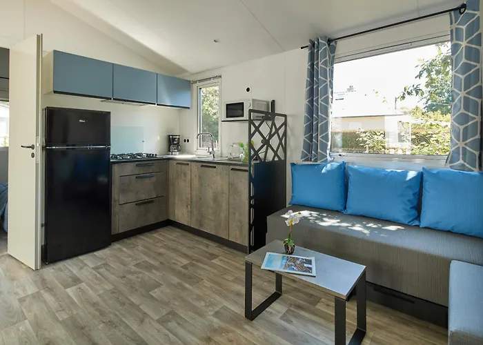 Au Soir D'ete 营地